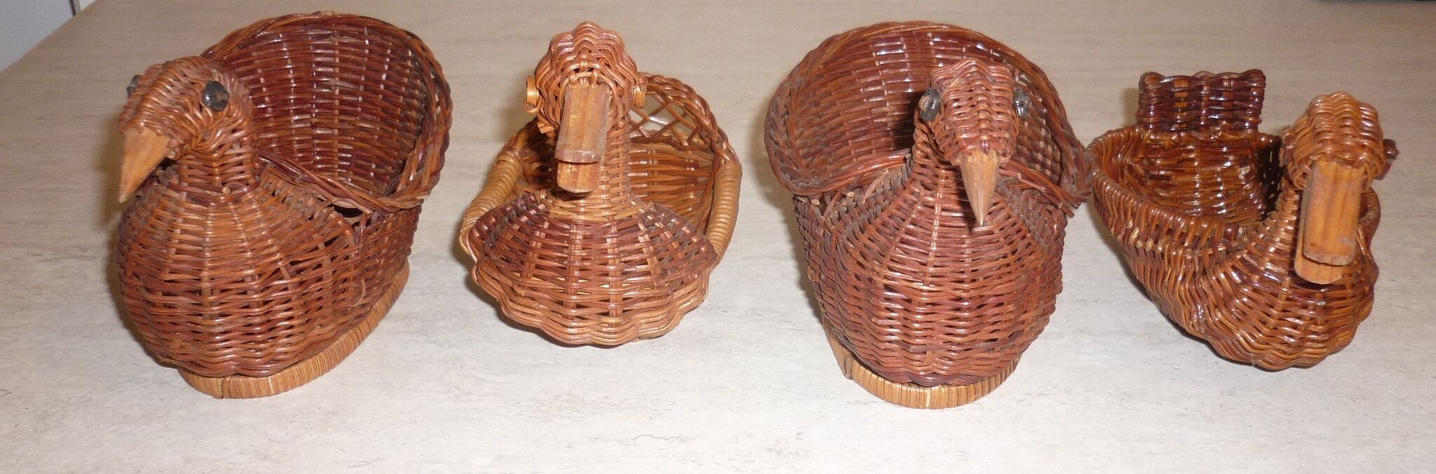 Mini baskets hens and ducks in rattan