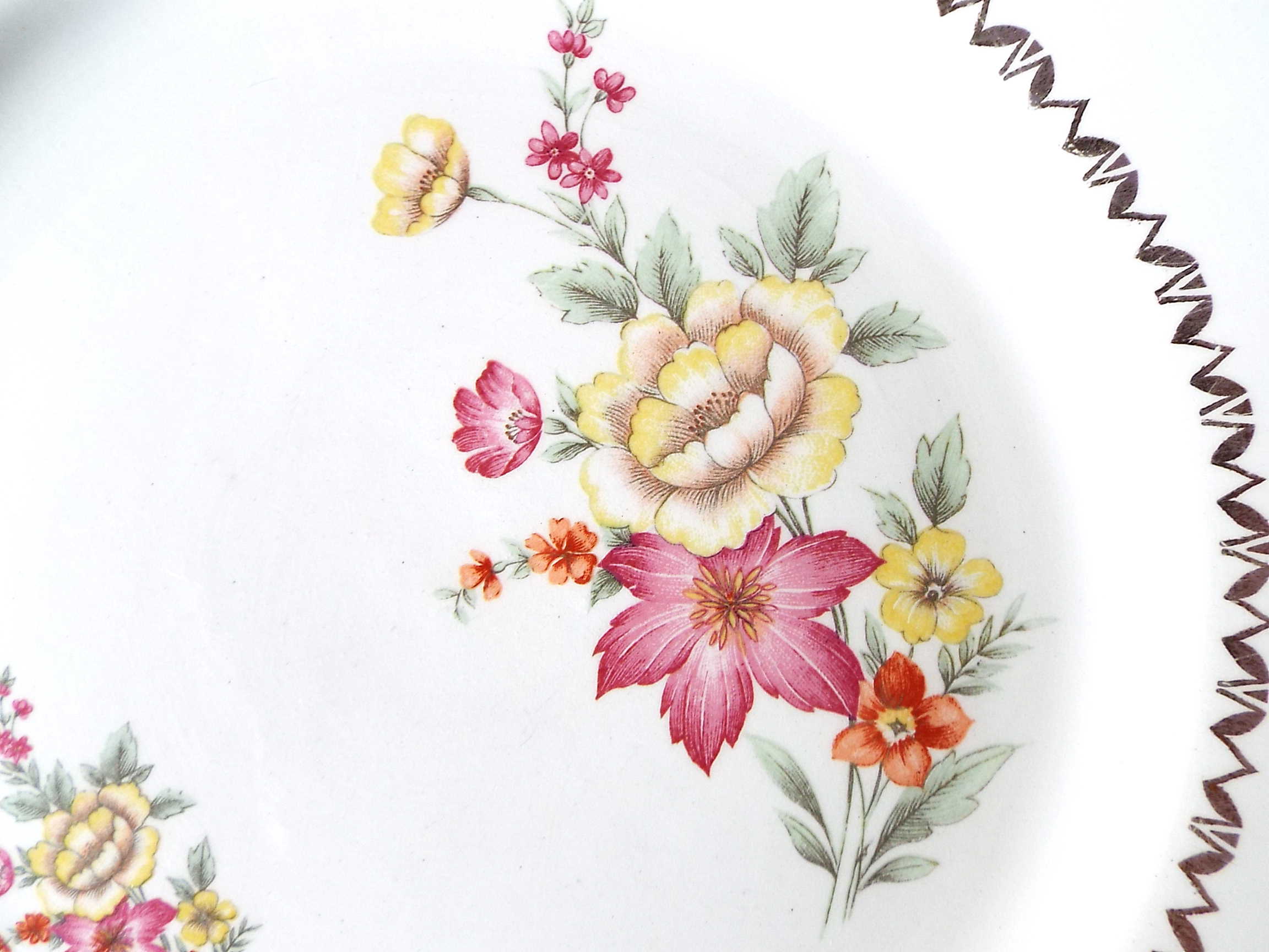 8 assiettes plates KG Lunéville