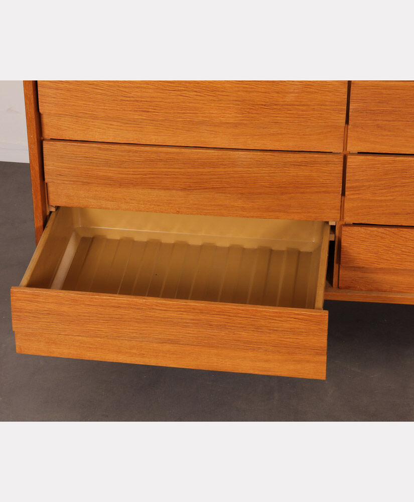 Commode modèle U-453 à 8 tiroirs par Jiri Jiroutek, 1960