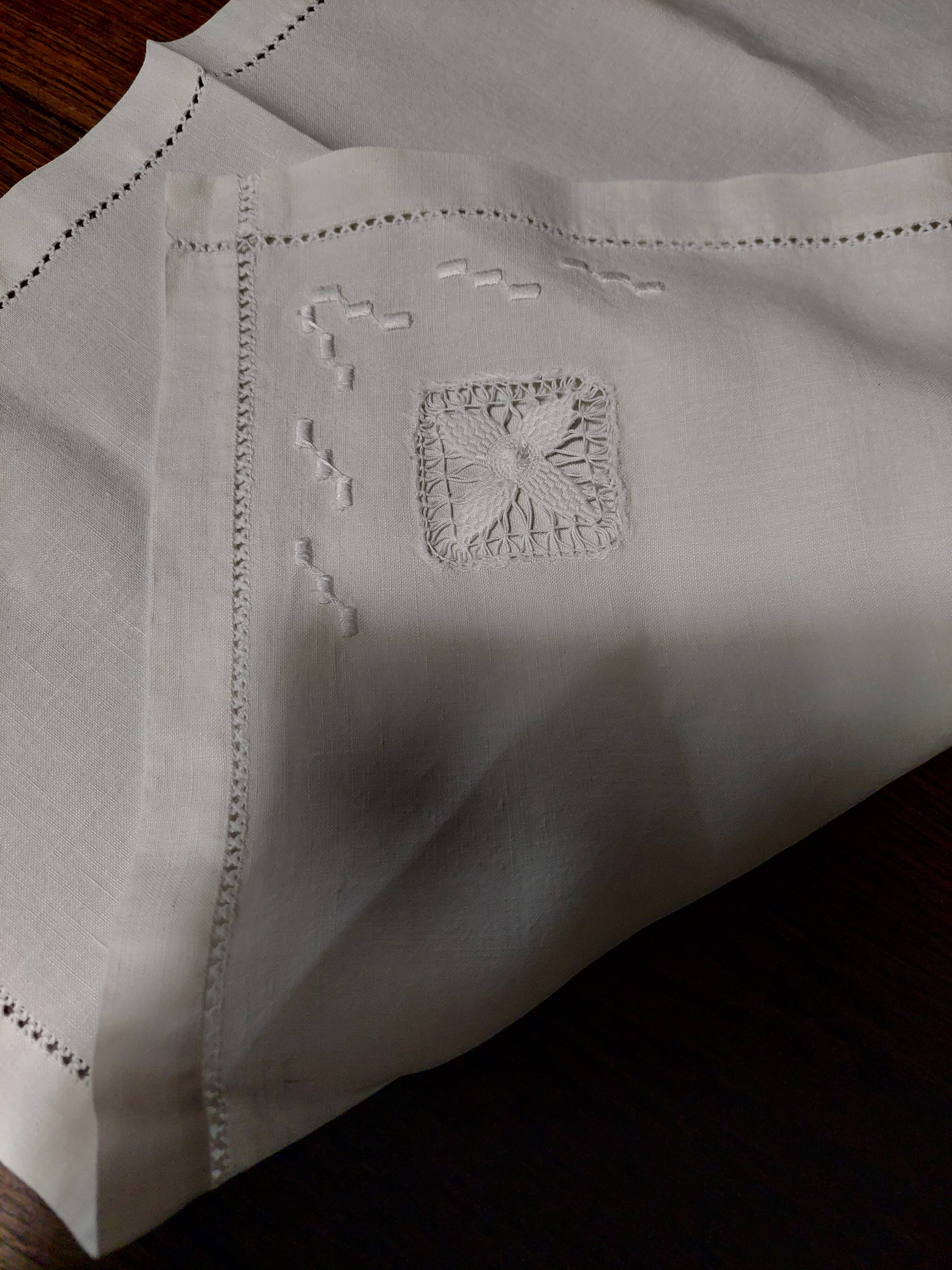 Old white linen tablecloth six day napkins and embroidery 140 X 180 cm