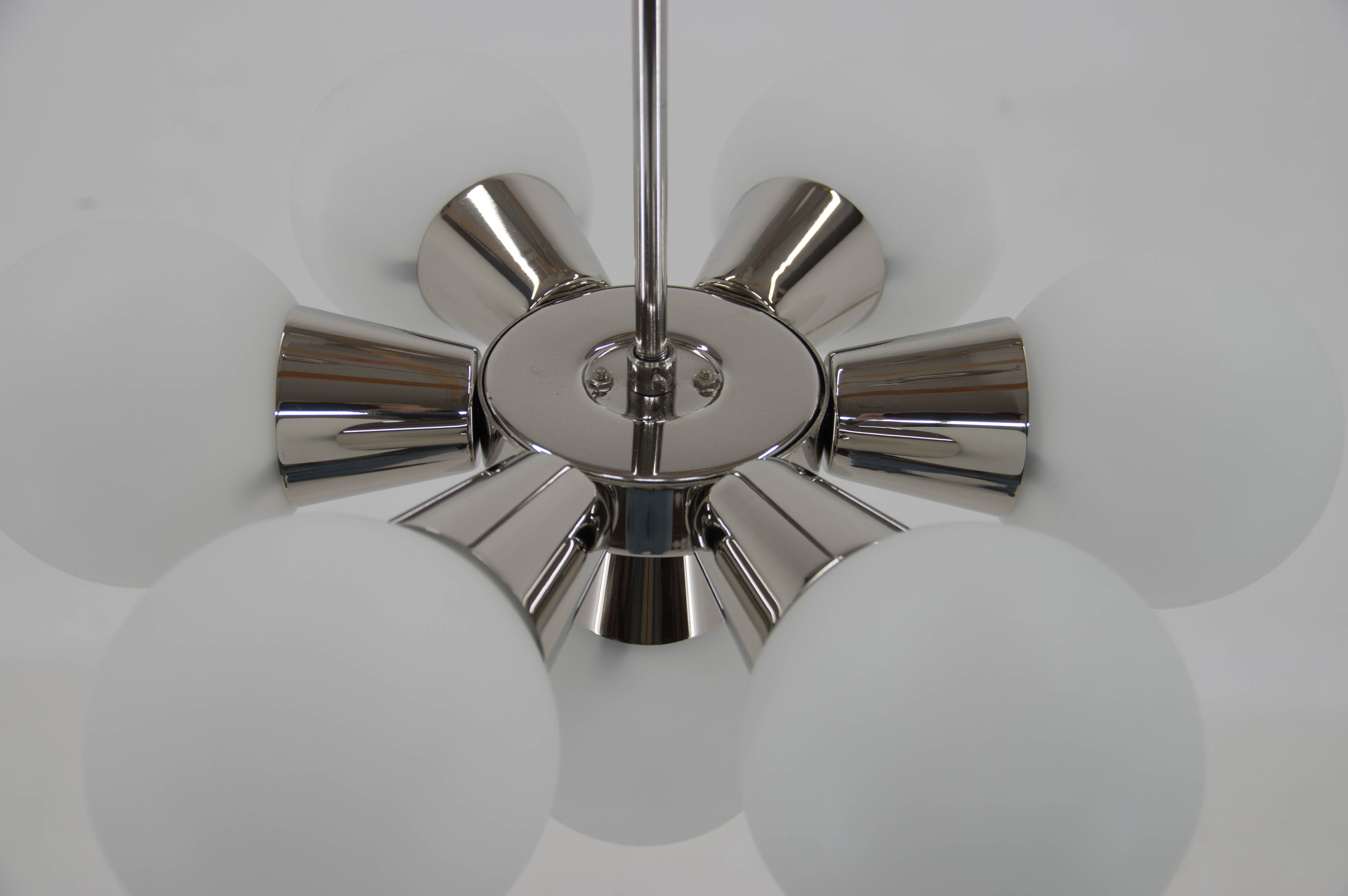 Lustre spoutnik 7-lumières, années 1960, excellent état