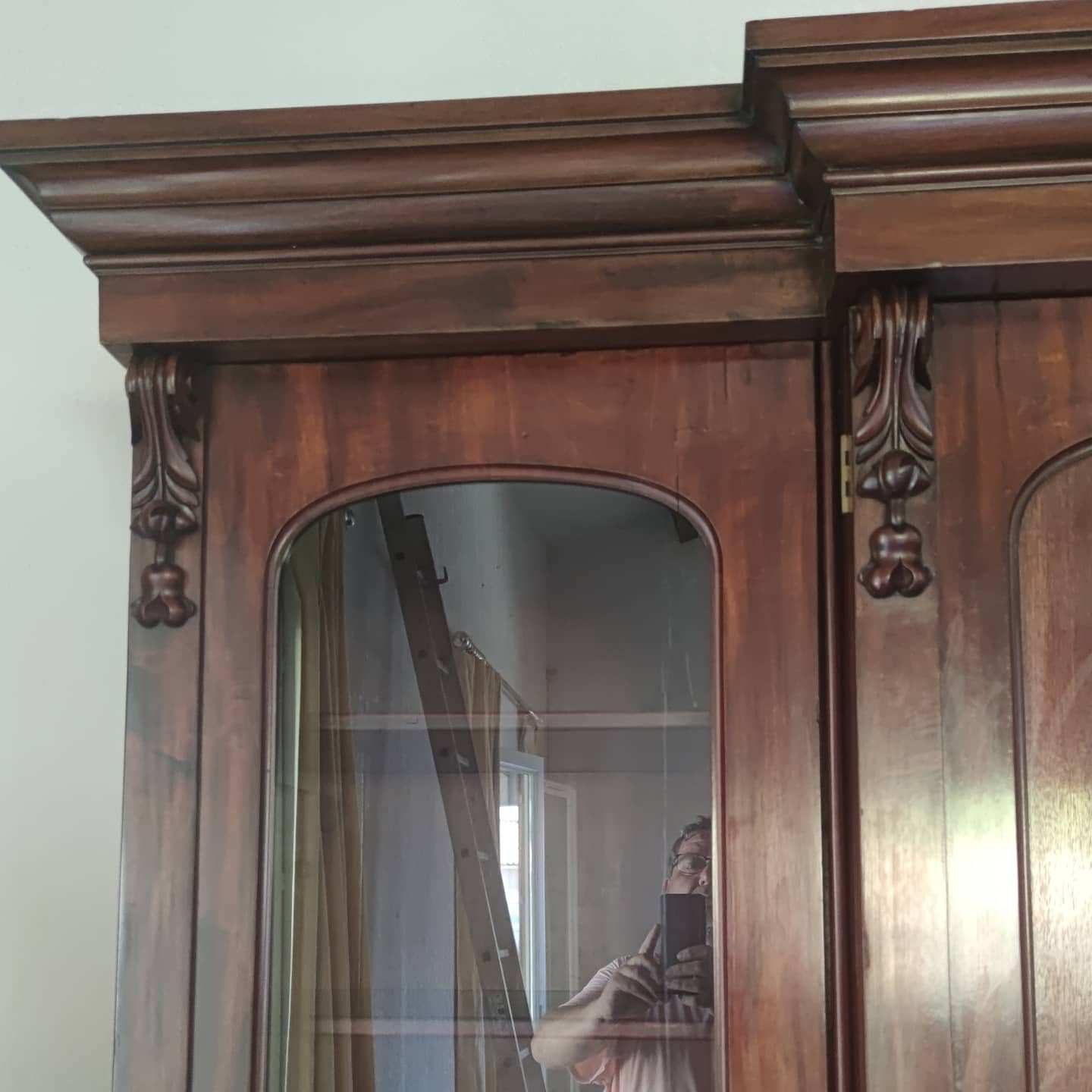 Late 19th century mahogany English bookcase