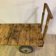 Ancien chariot industriel