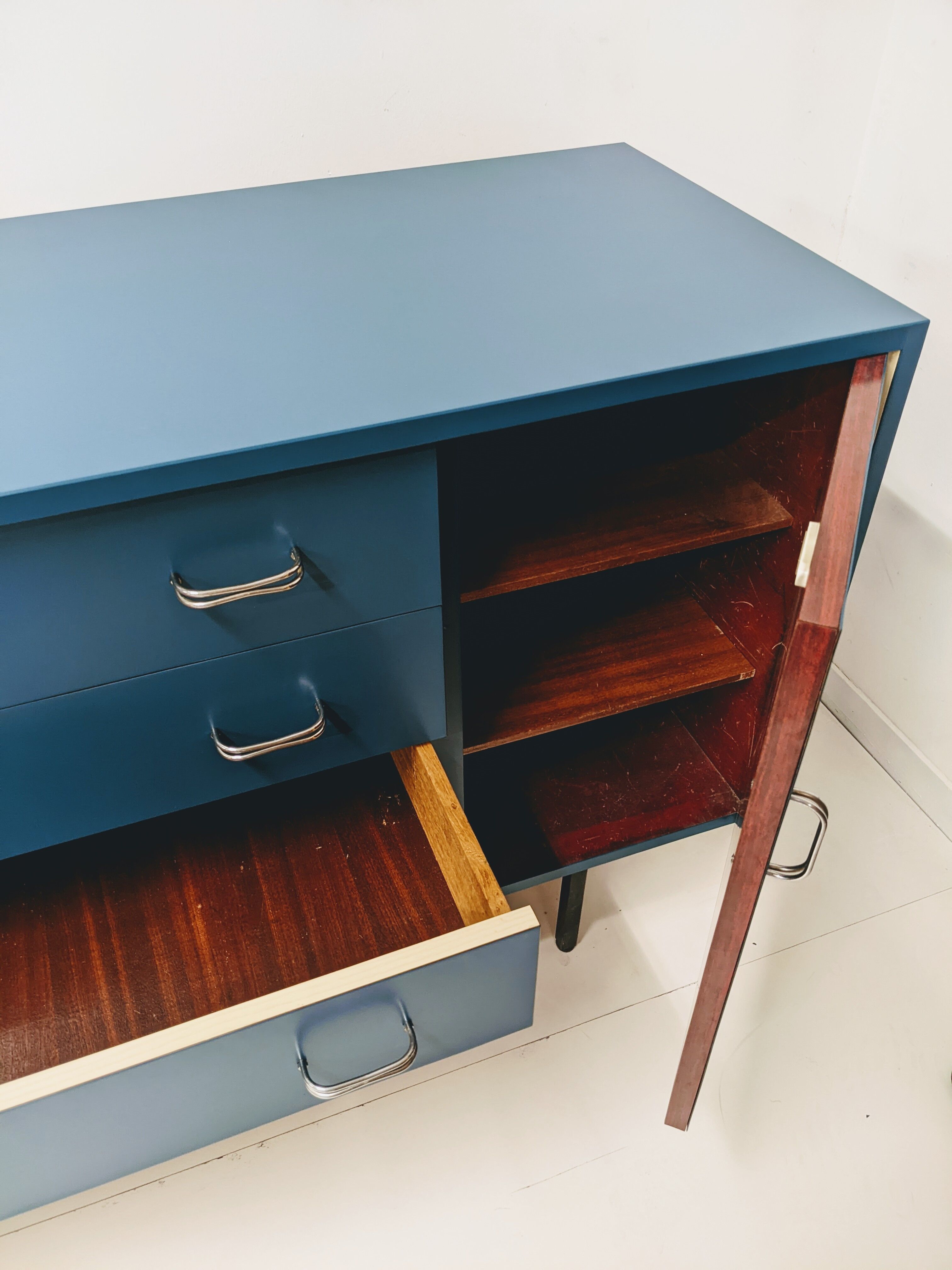 Vintage sideboard in formica / chest of drawers enfilade TV cabinet tv storage