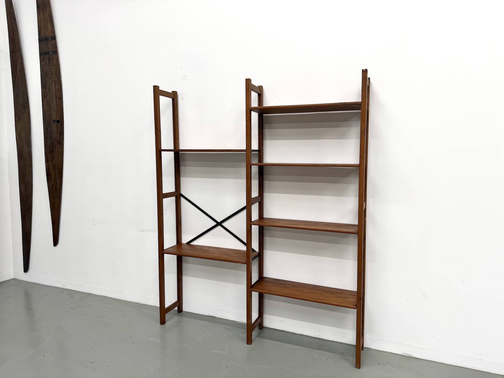 XXL Modernist Library in Solid Pine – 1950s Design – L164 cm