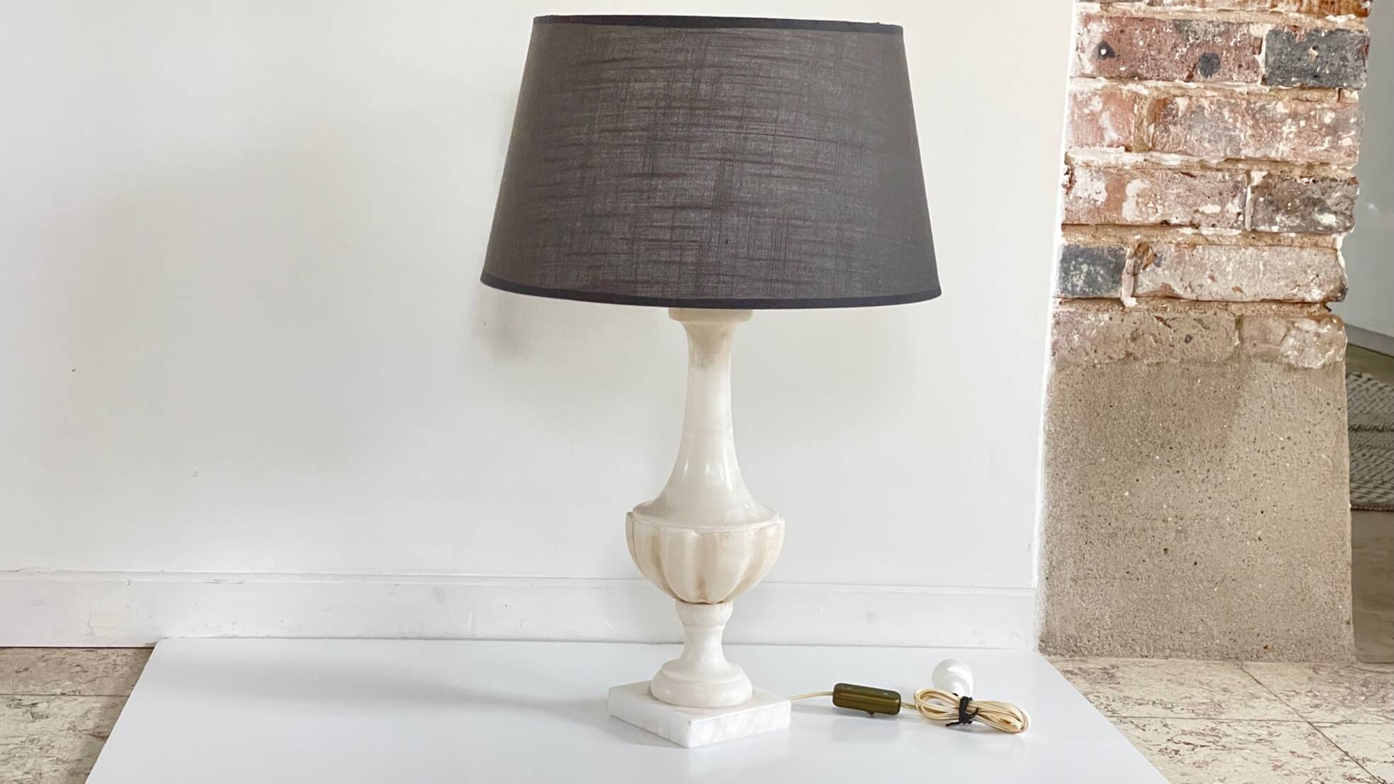 ALABASTER Stone LAMP Vintage MEDICIS Shape