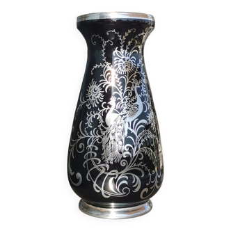 Vase en verre noir peint à l’argent