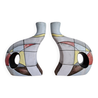 A pair of vases with sculptural shapes - Hand-painted