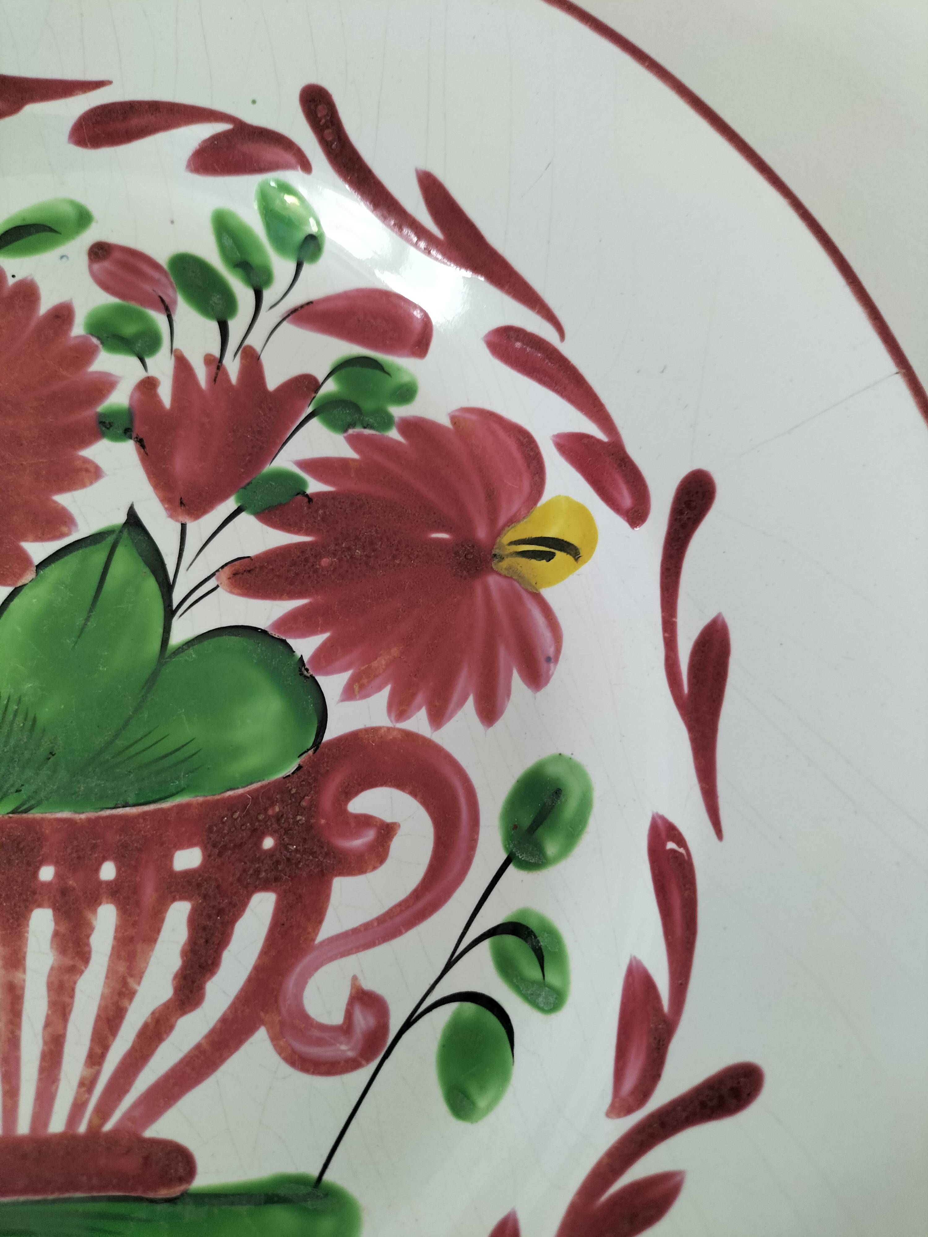 Saint-Clément plate – floral basket decoration with lyre handles – circa 1910