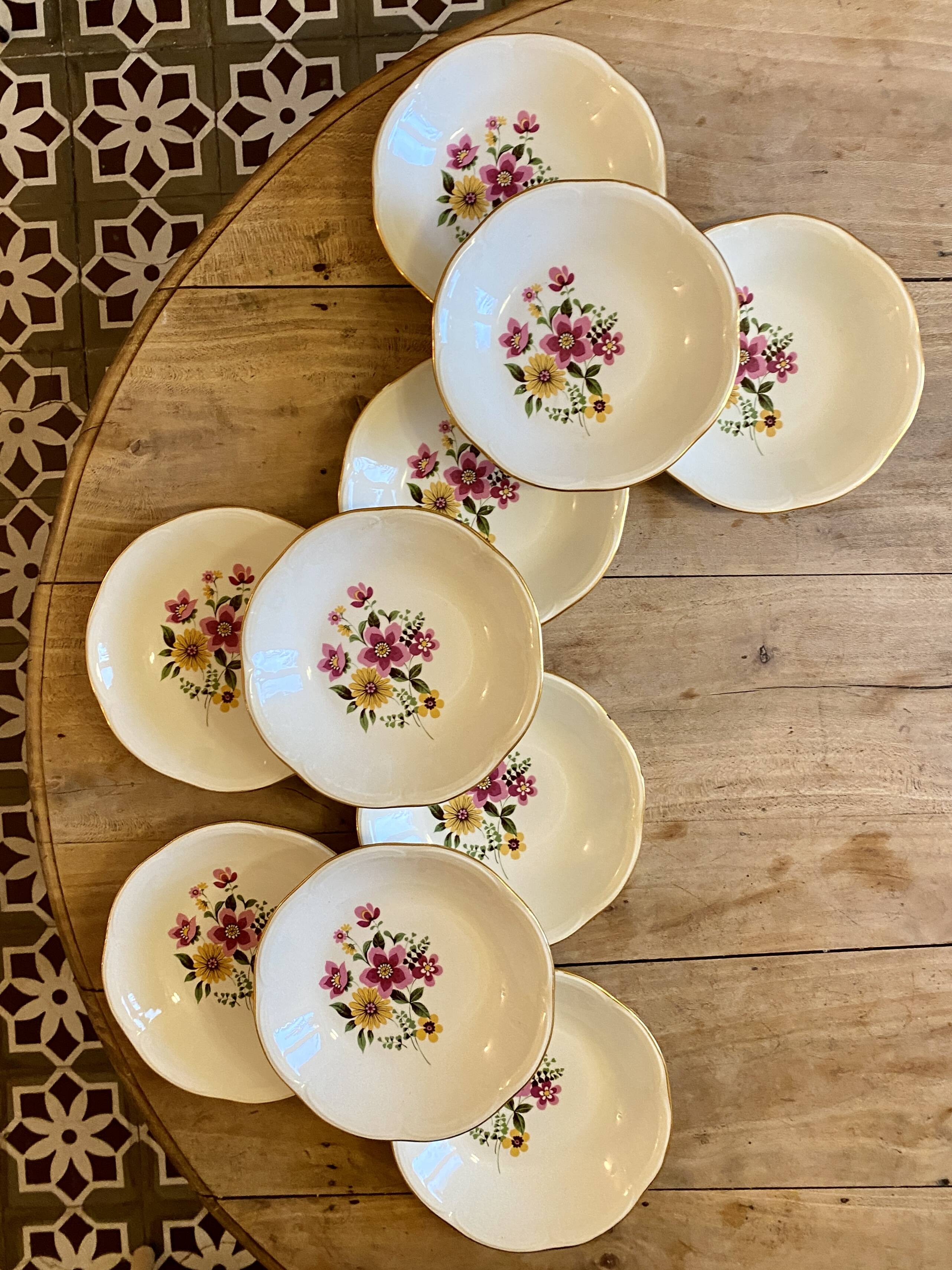 Set of 8 vintage soup plates from Gien