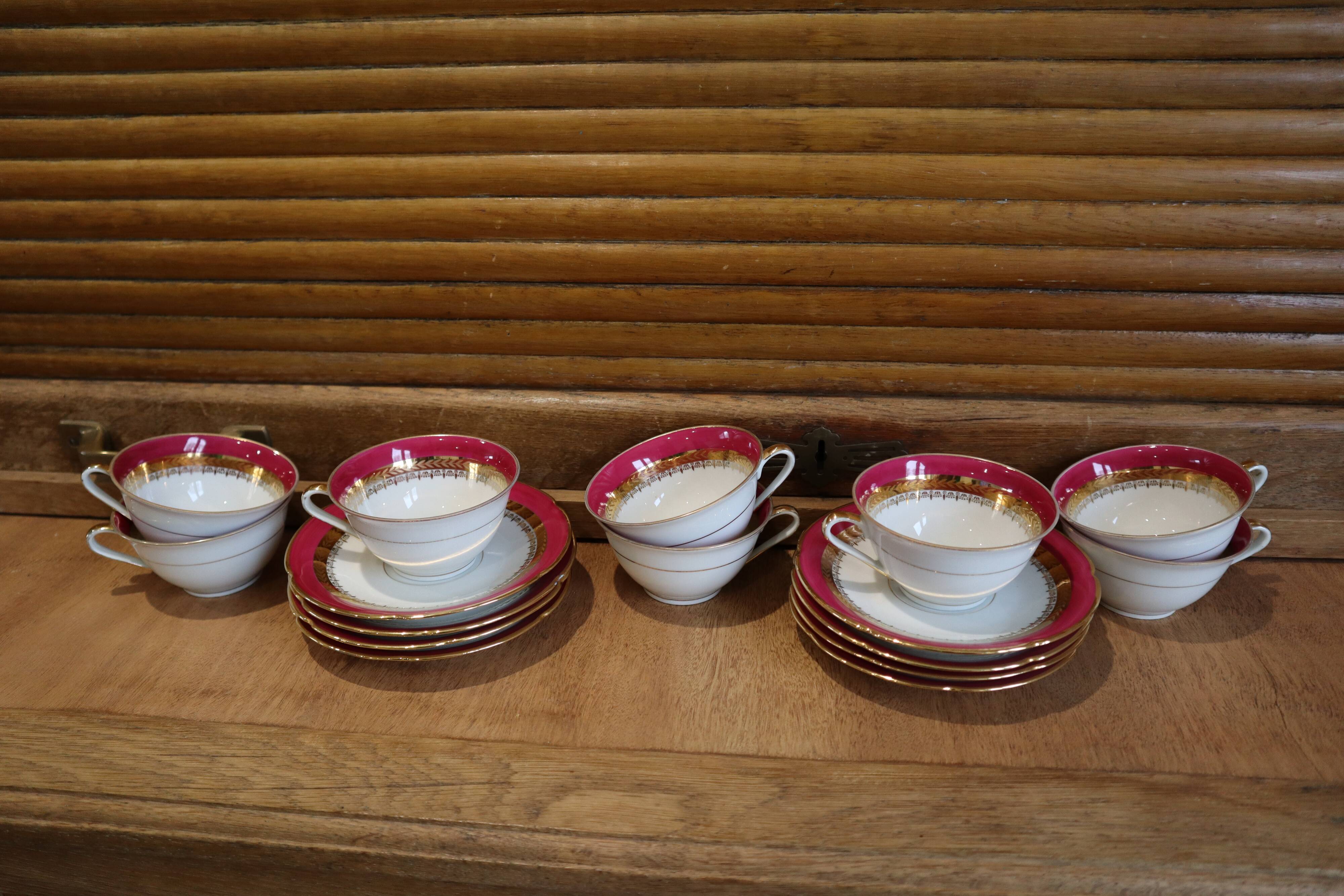 Set of 8 cups with saucers in Sologne L'Archevêque porcelain