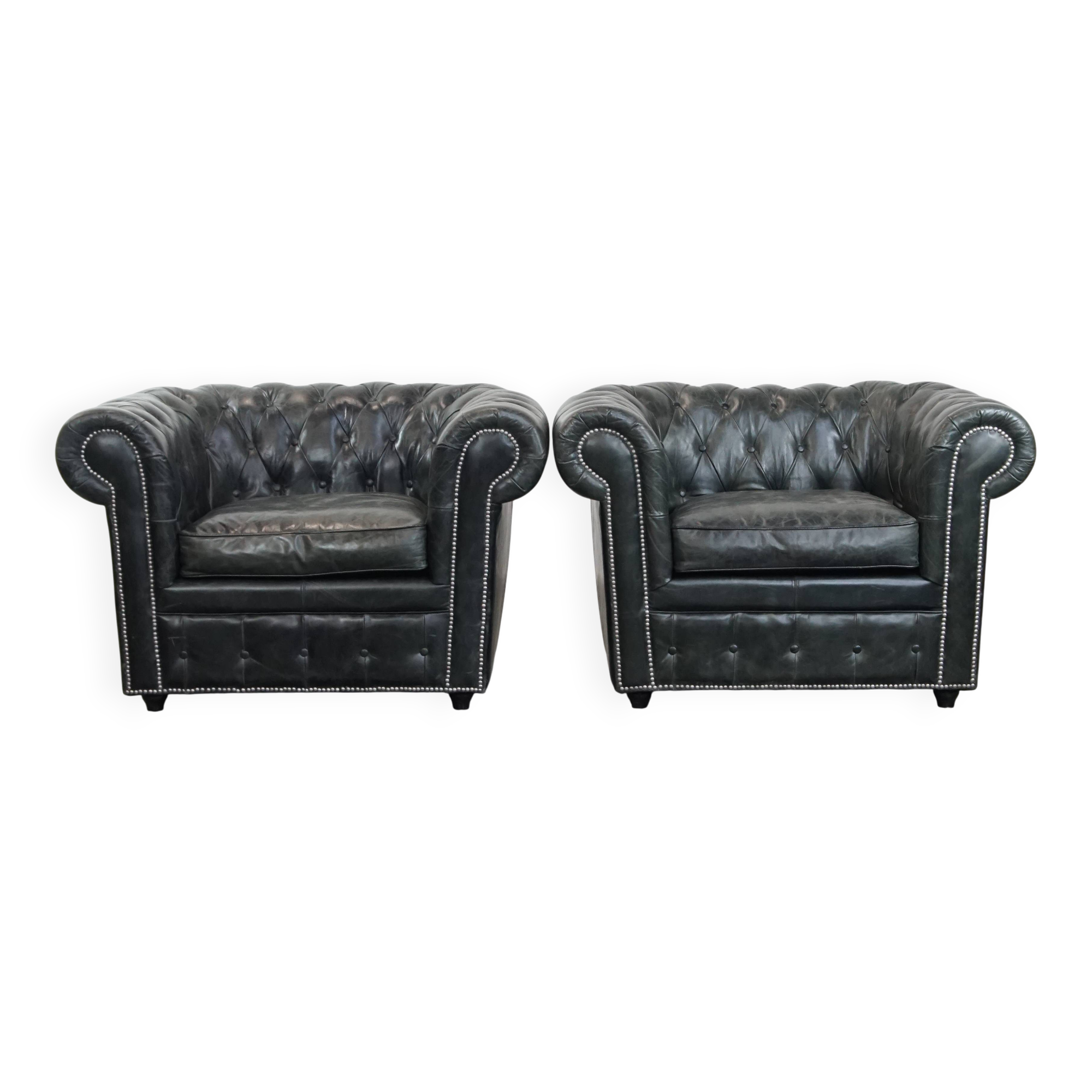 Set of 2 black Chesterfield armchairs in grained cowhide leather