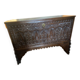 Syrian chest