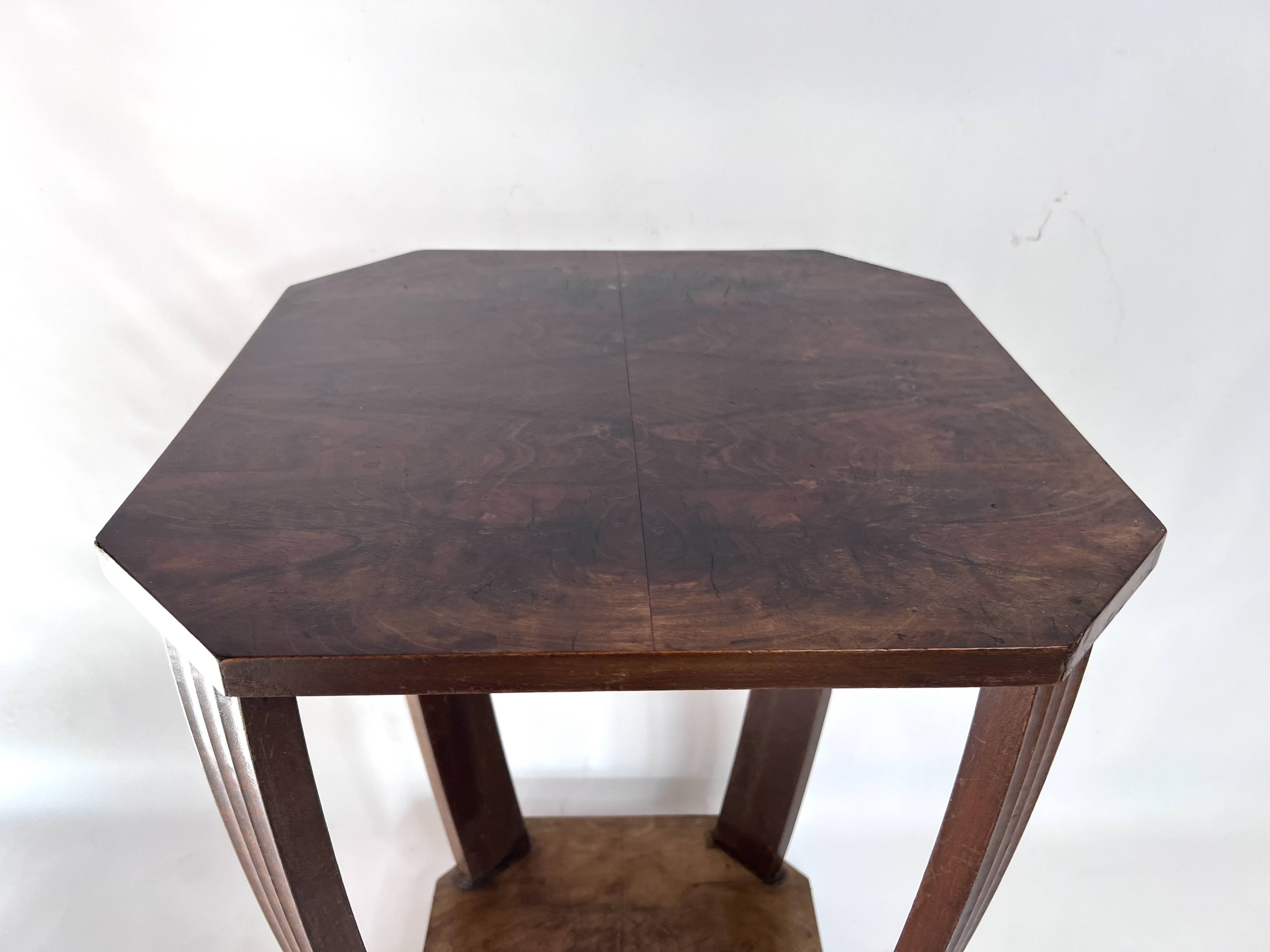 Art Deco side table in wood – sculptural base