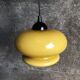 Suspension en opale jaune orangé, 1960/1970