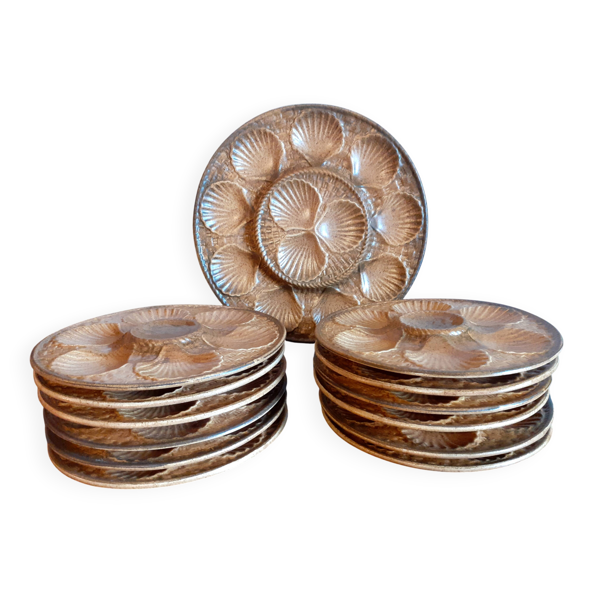 LONGCHAMP / Complete oyster service 12 plates 24.5 cm and a dish 33