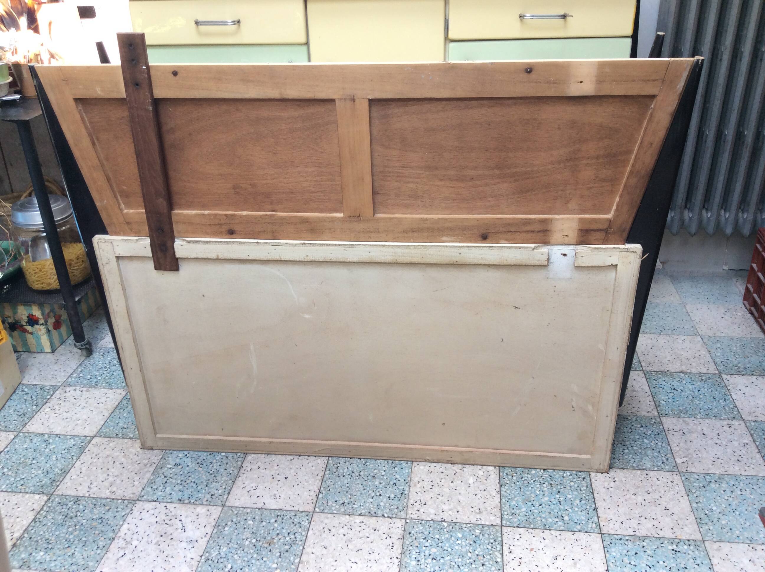 Kitchen sideboard in wood and Formica