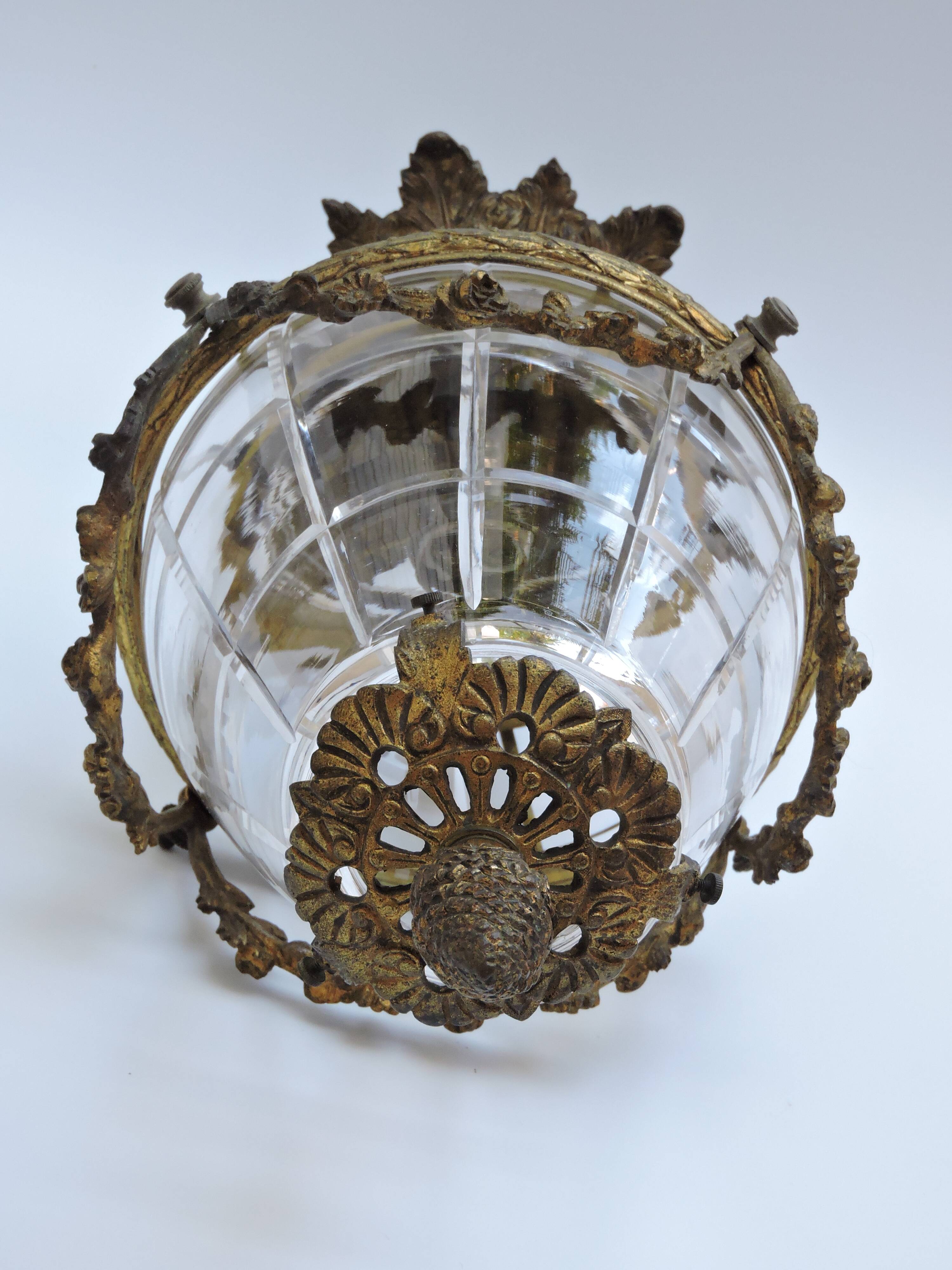 Lantern suspension of gilded bronze vestibule of the period of the XX th century