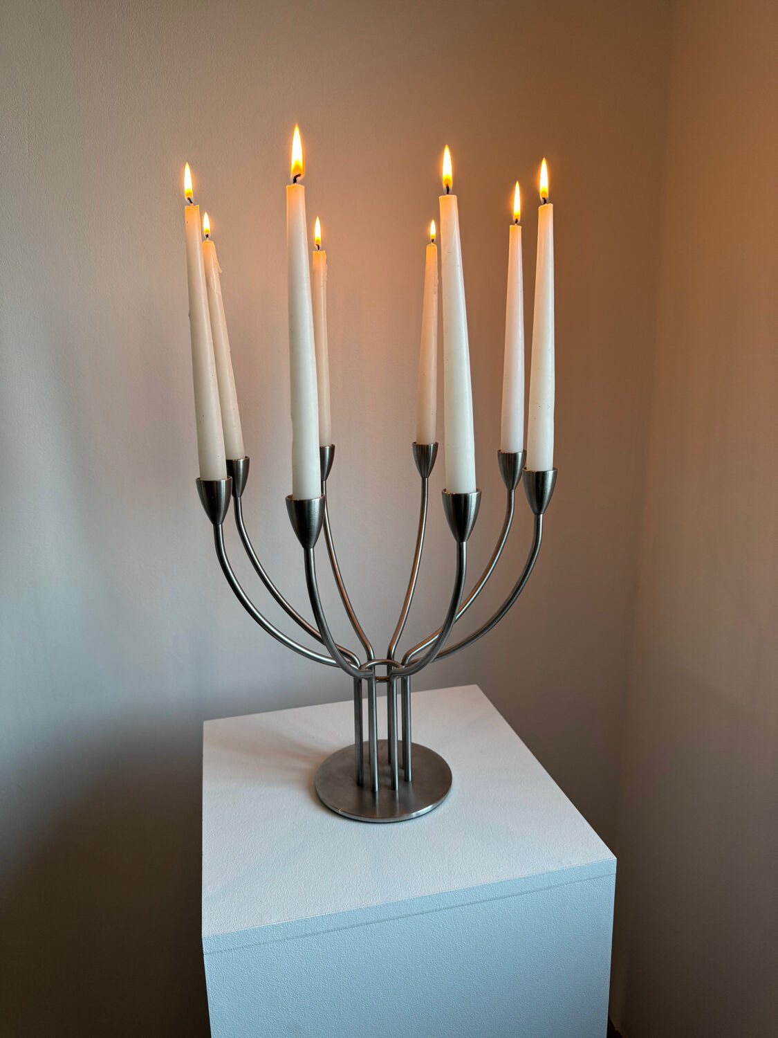 Candelabre en métal scandinave moderniste suédois vintage : milieu du siècle M