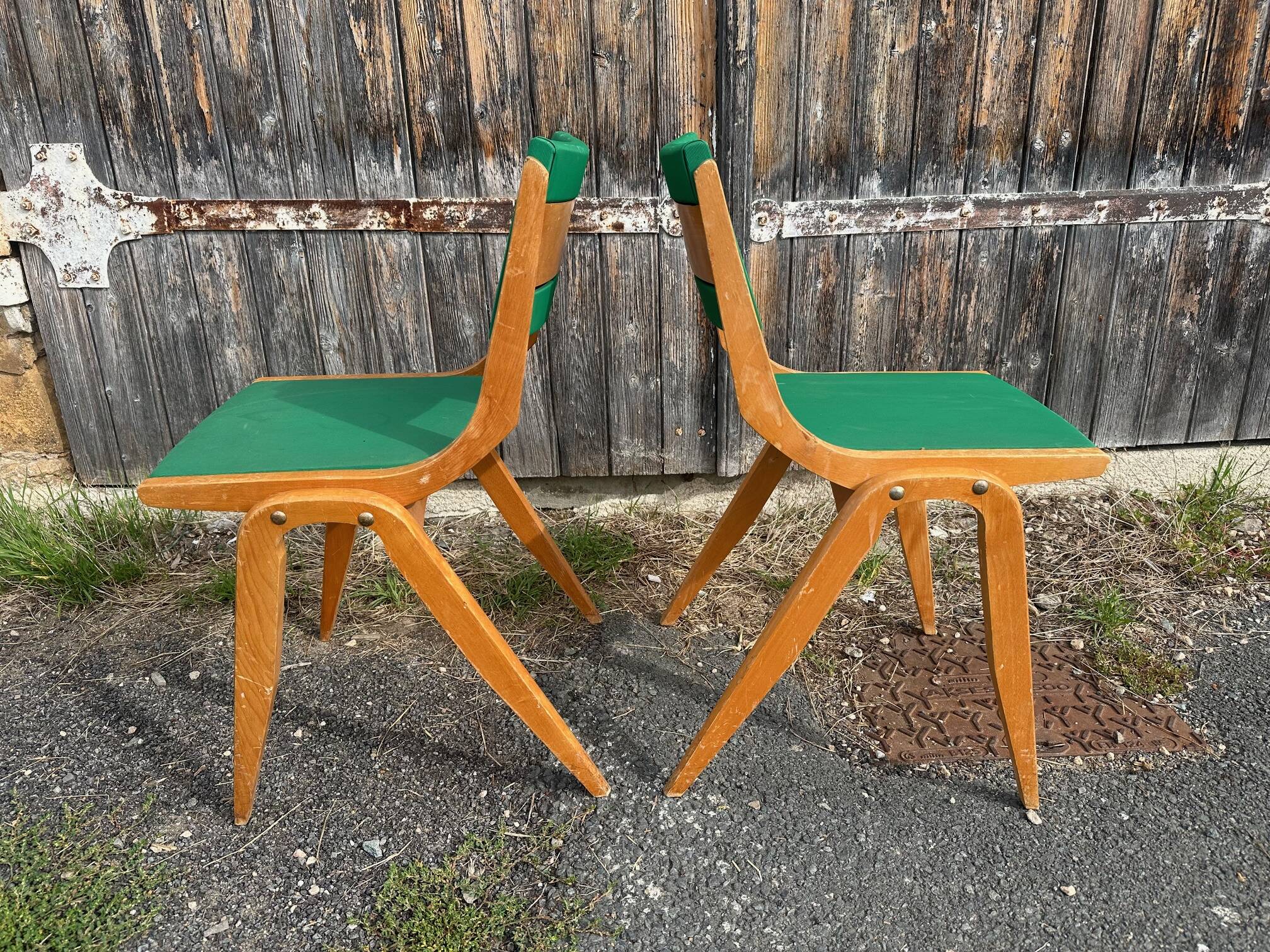 Deux chaises Boomerang