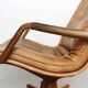 Fauteuil pivotant à dossier haut en teck et cuir Berg Furniture