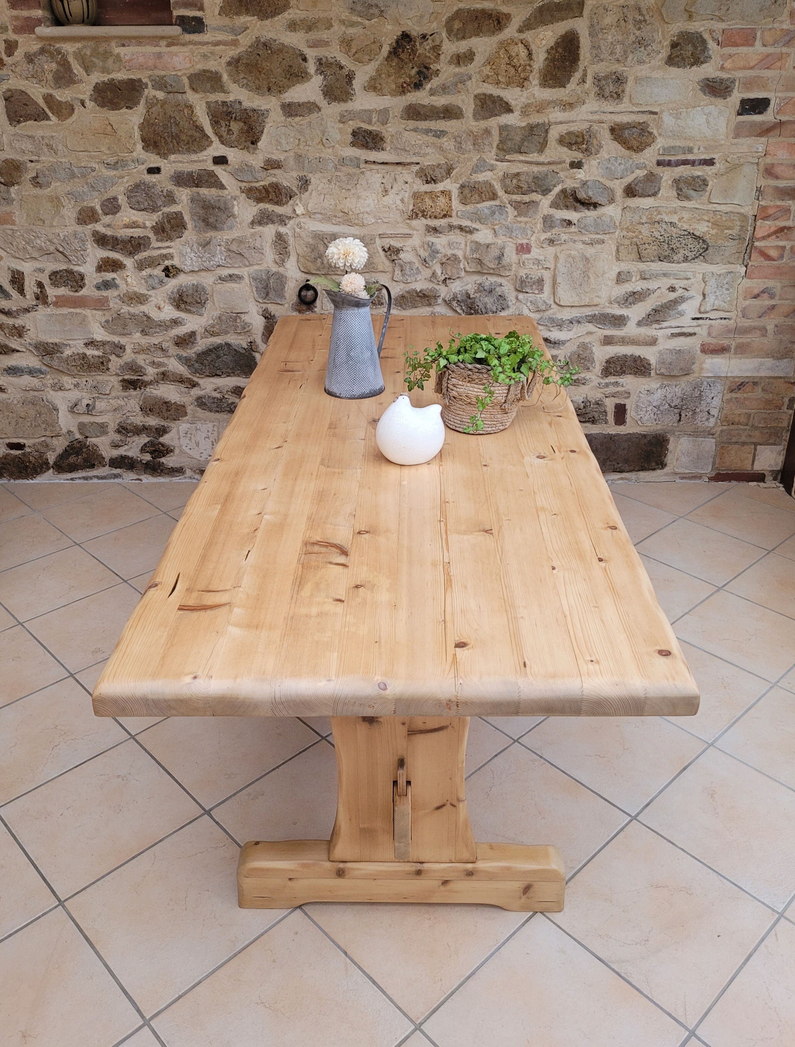 Farmhouse table