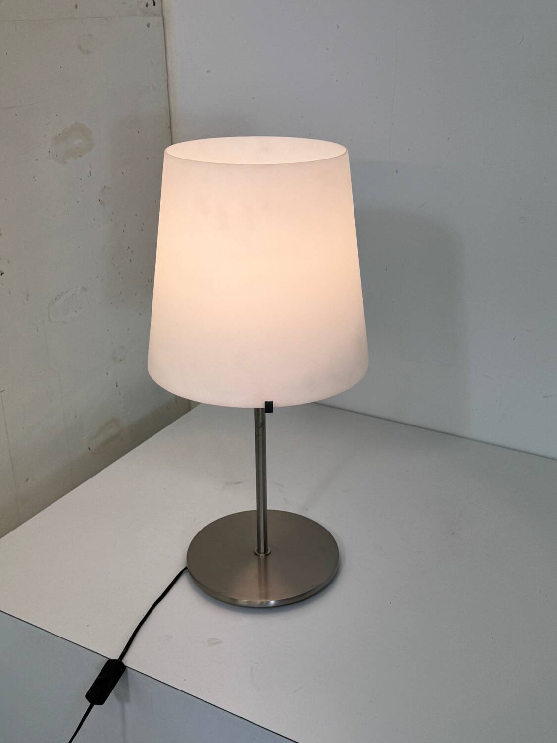 Italian Mid Century Modernist Fontana Arte table lamp, 1950s