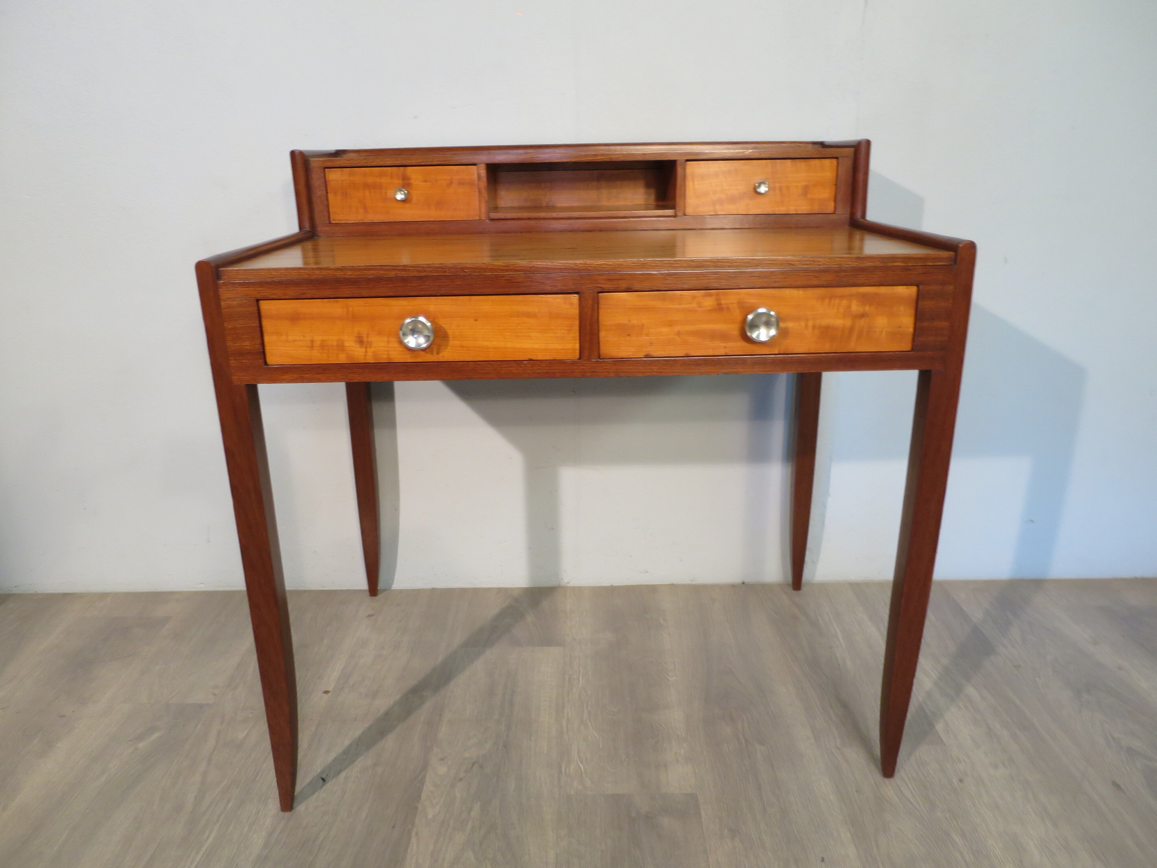 Art Deco office in lemon and mahogany