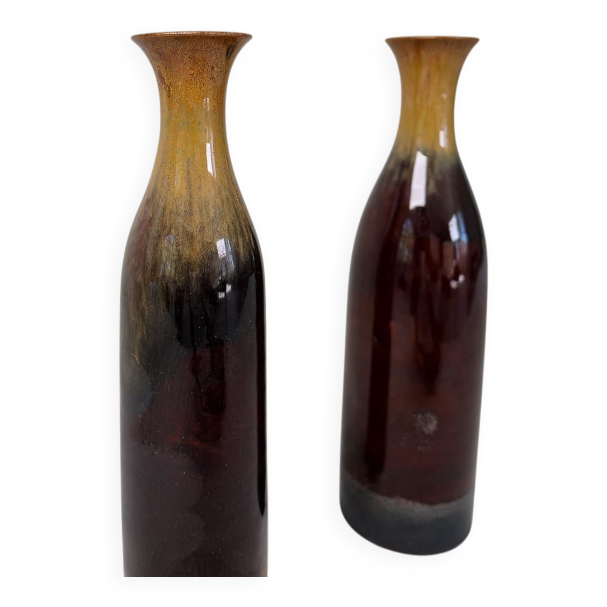 Modern Scandinavian pair of vases/bottles in ceramic by Carl-Harry Stålhane, Sweden.