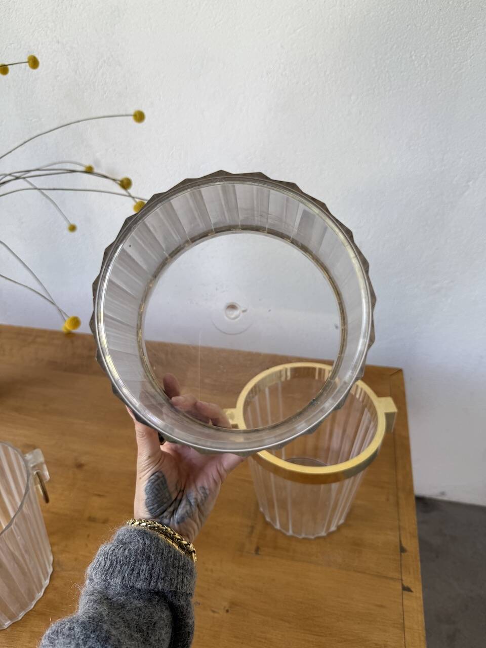 3 seaux à champagne en plexiglas transparent et doré, 1970