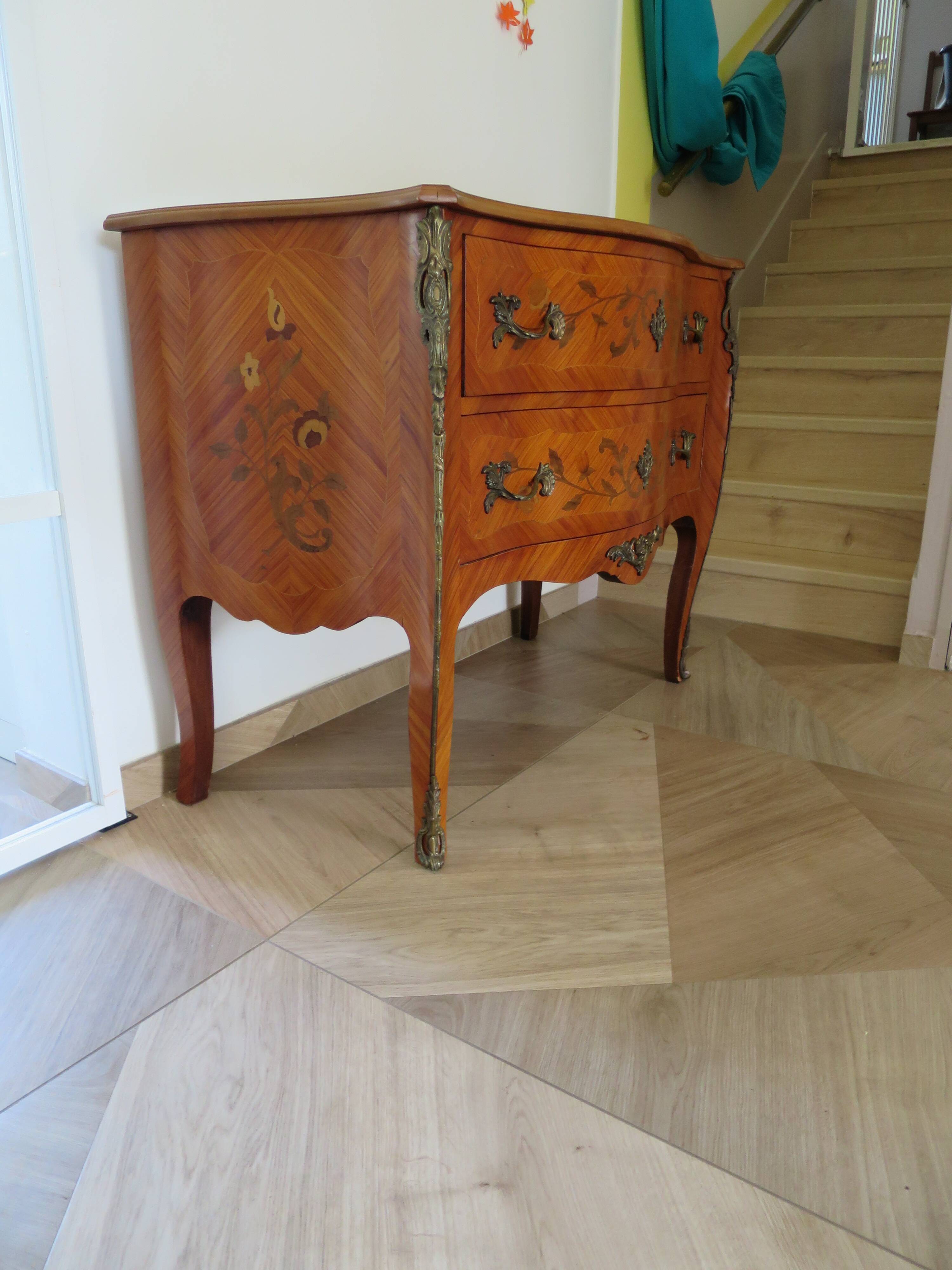 Louis XV commode - 2 drawers - floral marquetry - bronze ornament - 1950