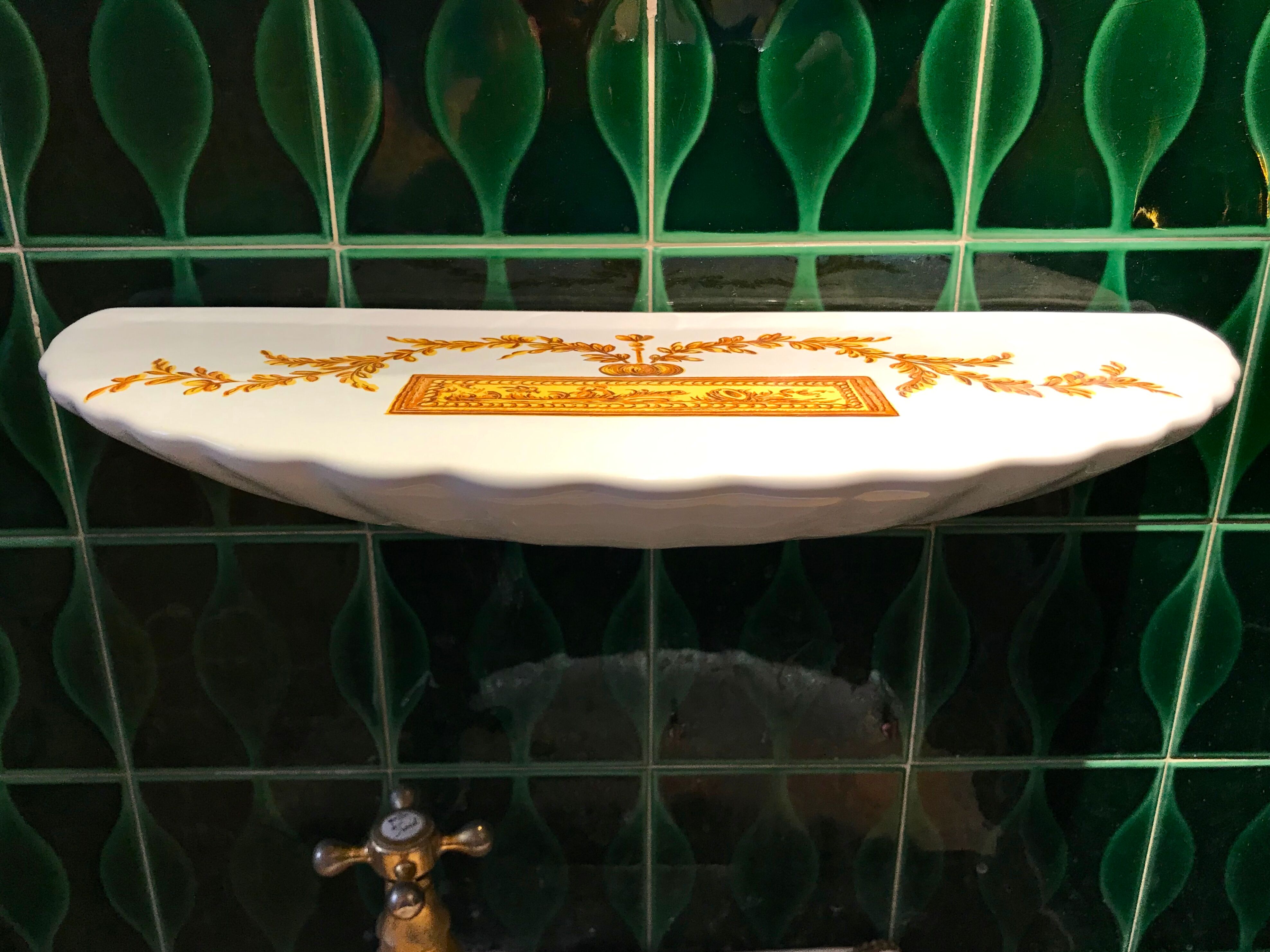 VINTAGE SHELL WASHBASIN SET PORCELAIN OF PARIS SHELVES BASIN AND TOWEL RACK