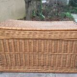 Wicker trunk