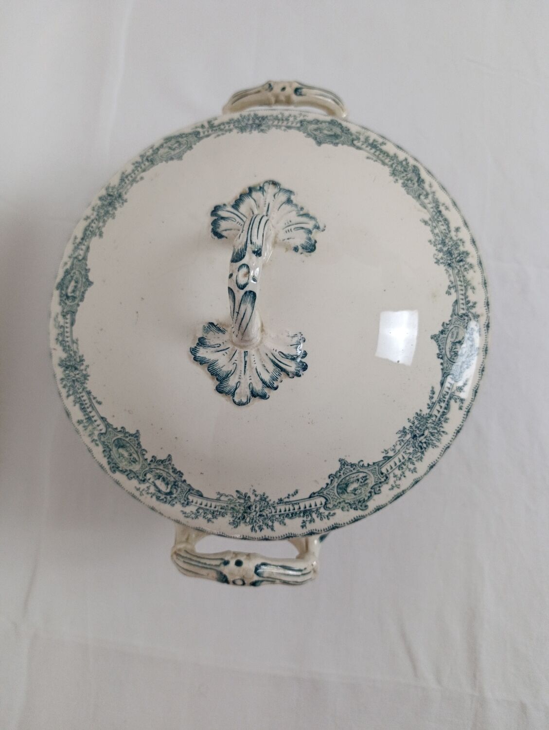 Soup tureen / Vegetable dish in ironstone Watteau Creil and Montereau