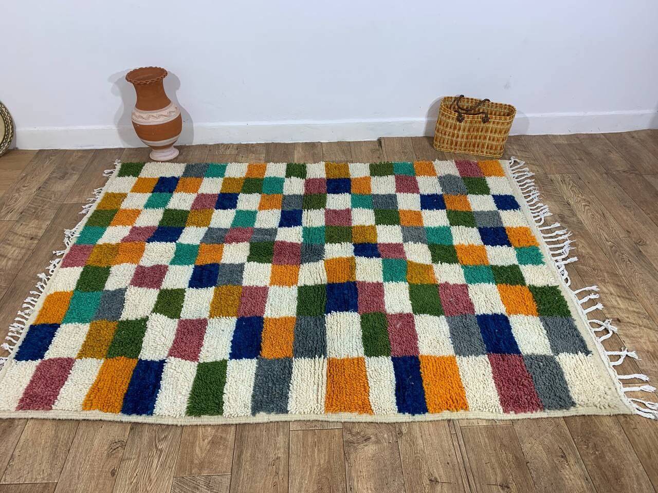 Handcrafted moroccan berber rug 213 x 160 cm