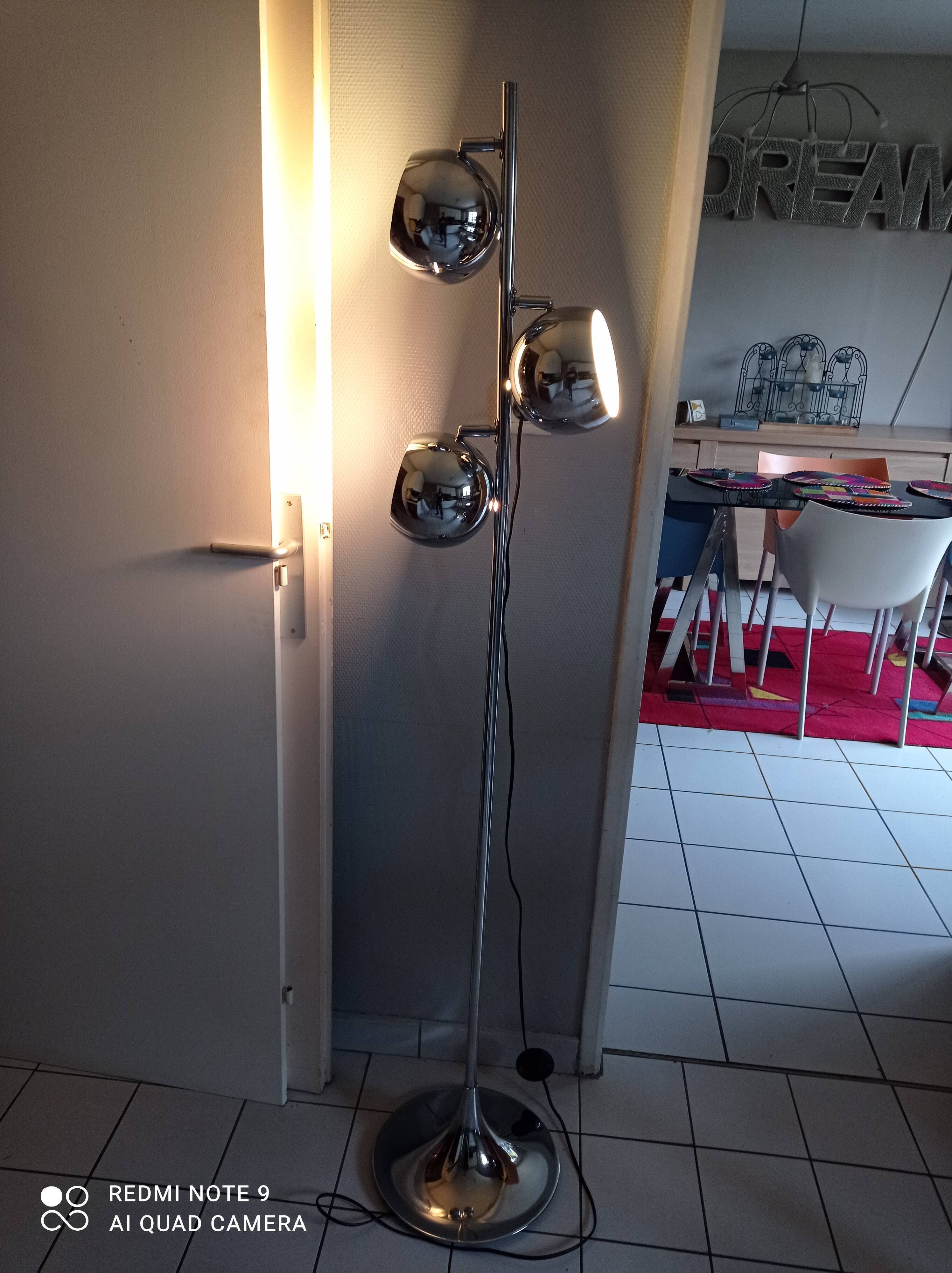 Eyeball floor lamp Tulip foot