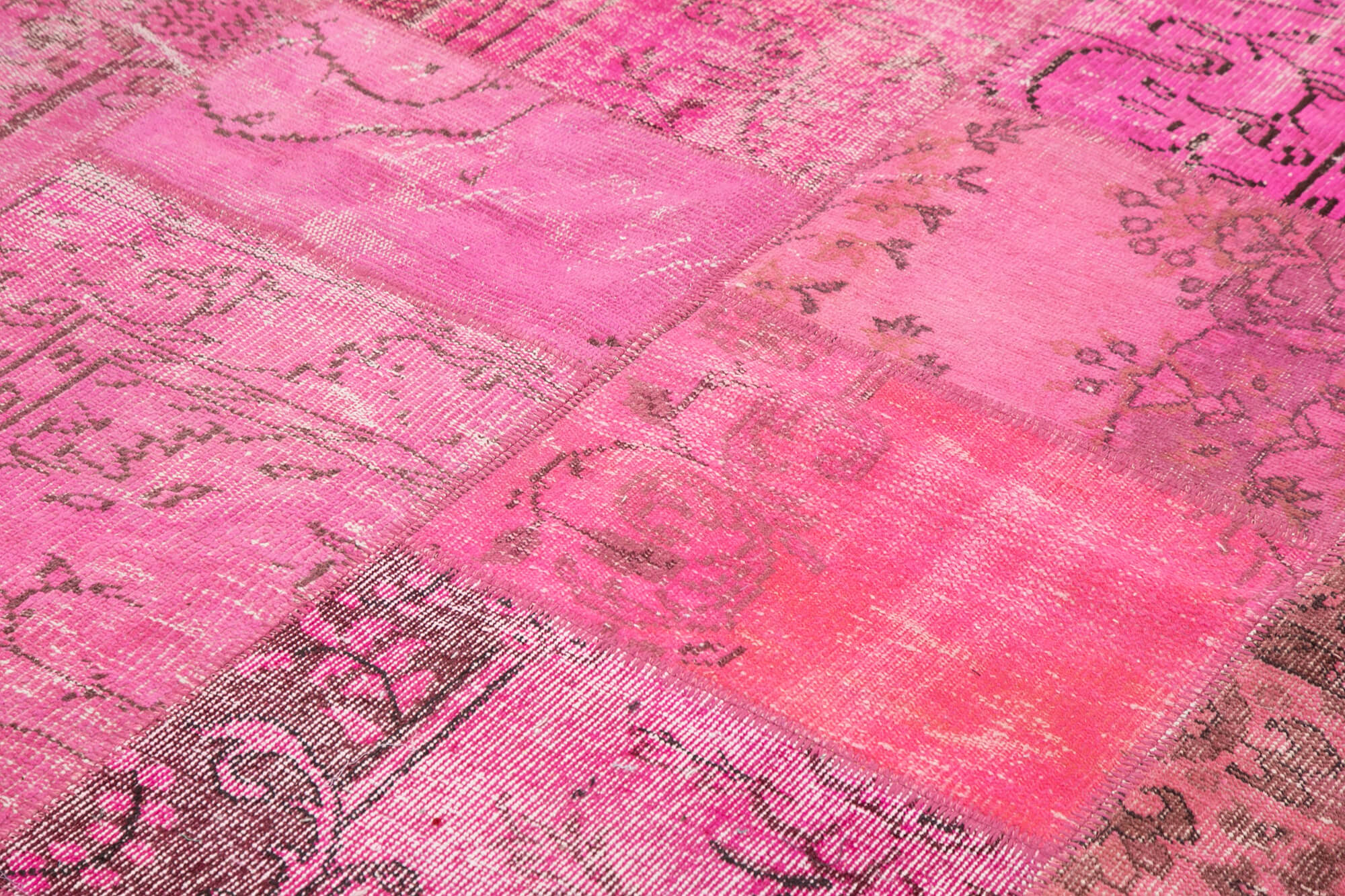 Handwoven turkish contemporary 208 cm x 314 cm pink patchwork carpet