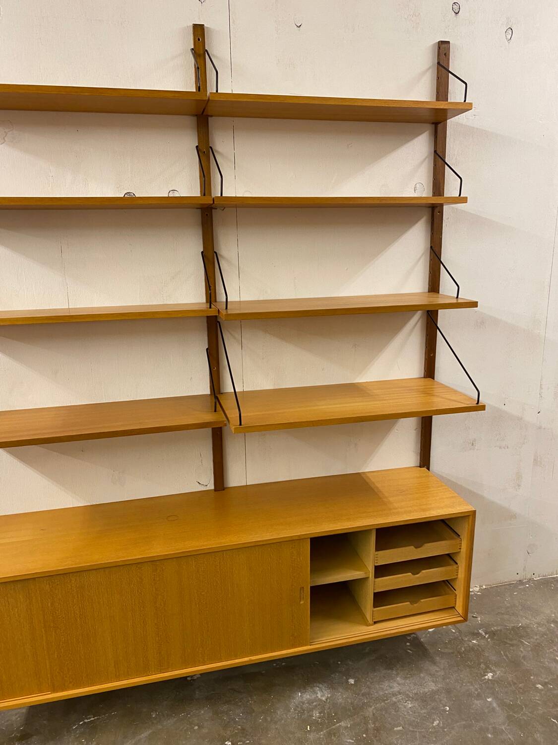 Unité murale scandinave vintage en chêne par Poul Cadovius pour Royal System, années 1960