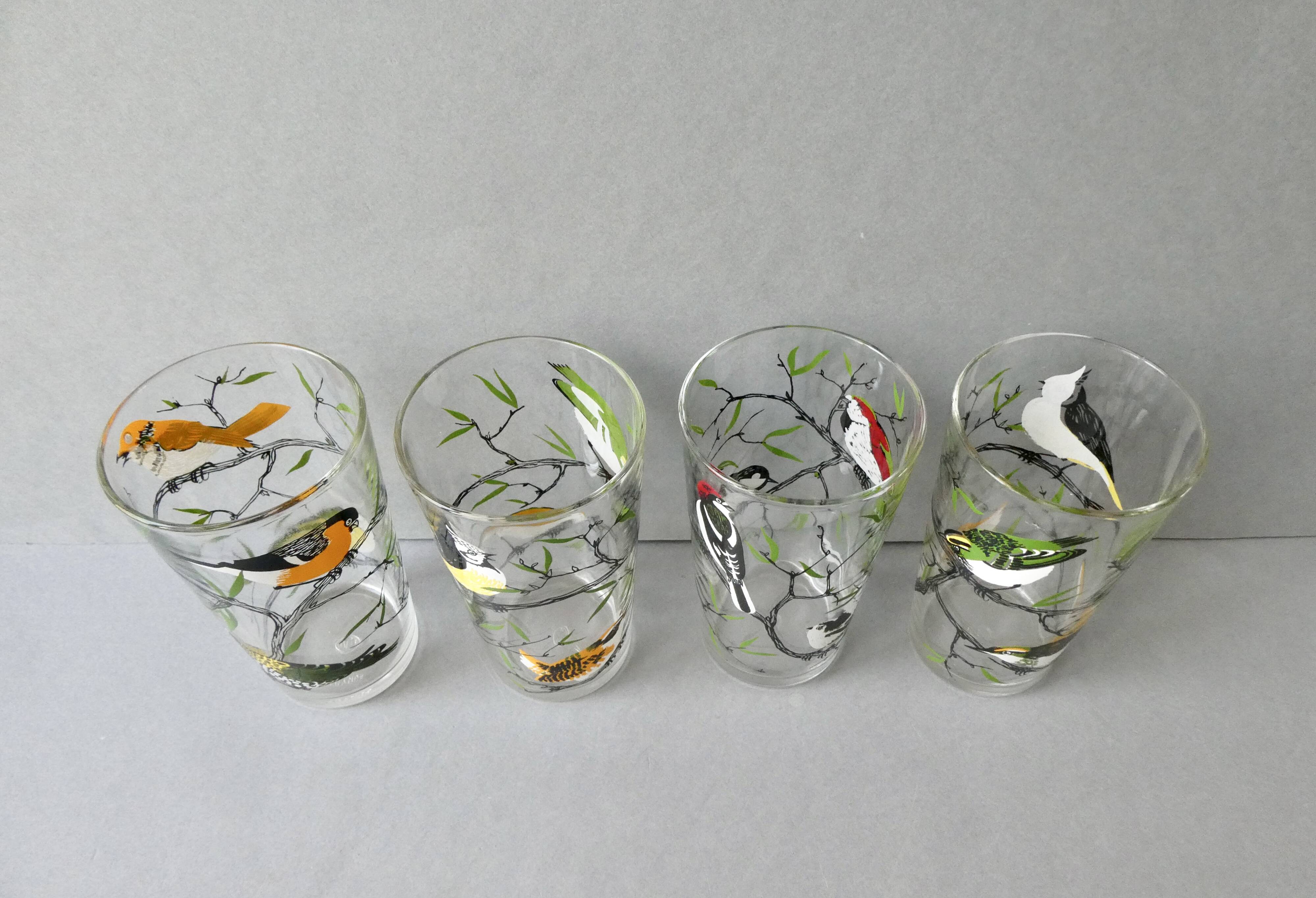Carafe and its 4 glasses BVB France, bird decor, circa 1960