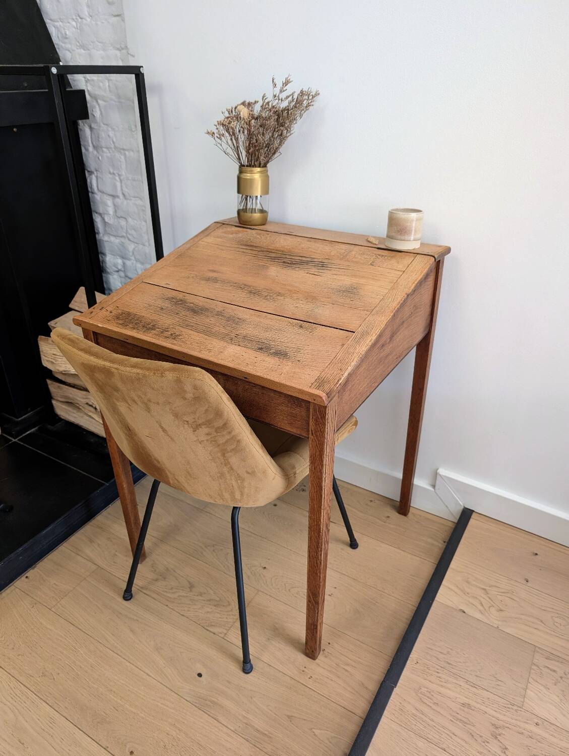 Adult desk desk