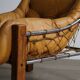 Fauteuil Amazonas avec repose-pieds en cuir cognac par Jean Gillon Brésil