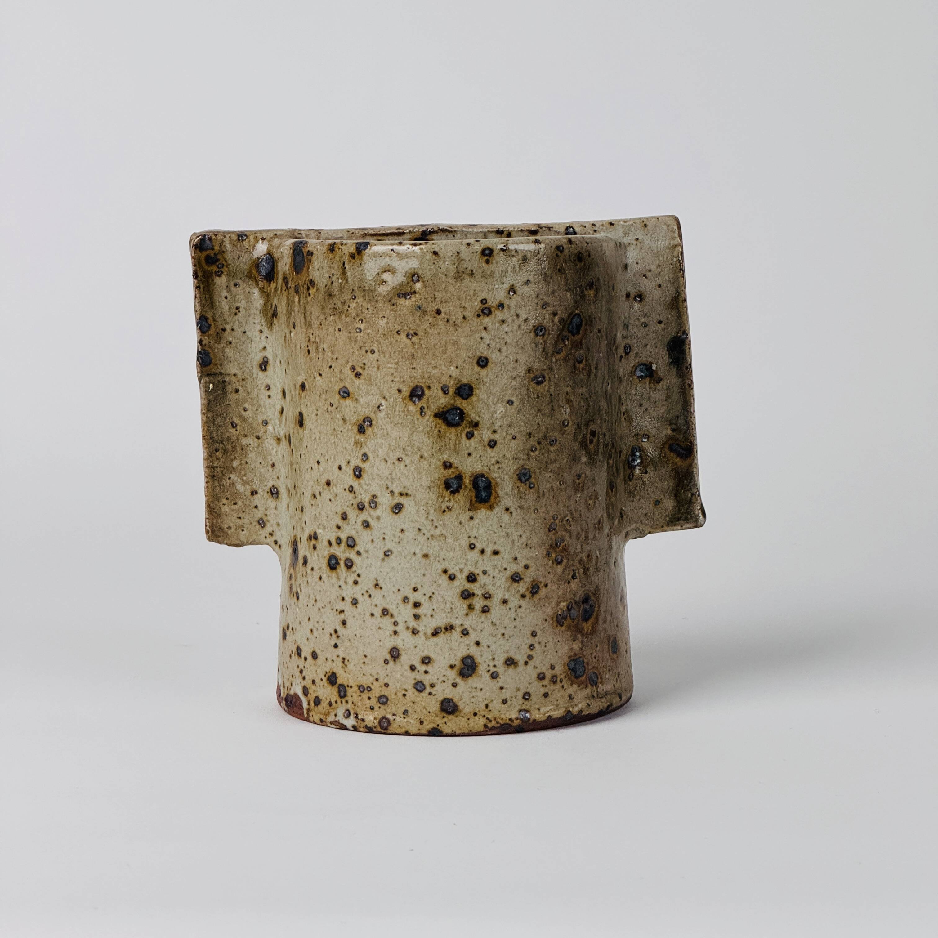 Geometric sandstone vase by Gustave Tiffoche, 1970, Guérande.