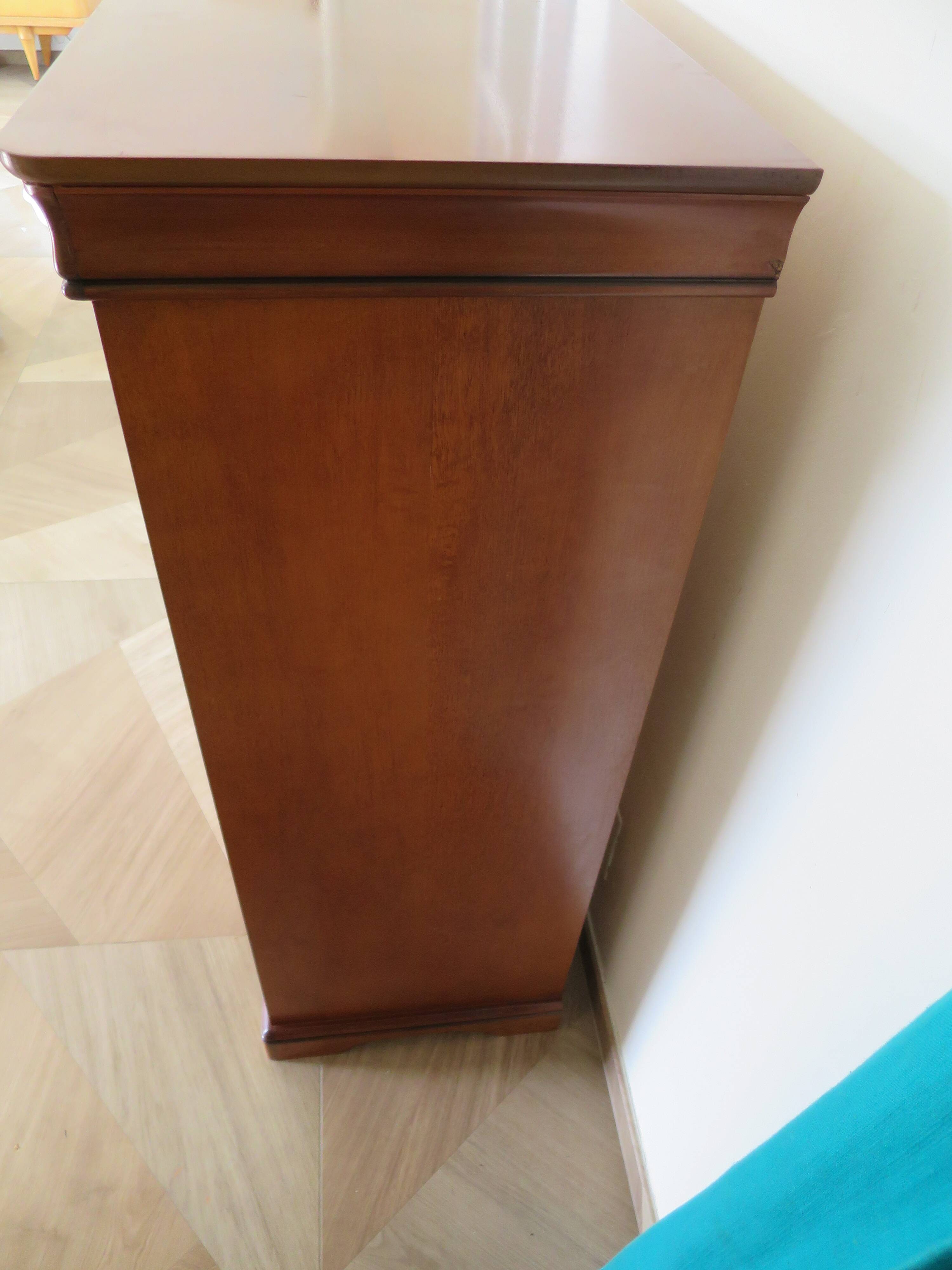Louis Philippe style chest of drawers in cherry wood