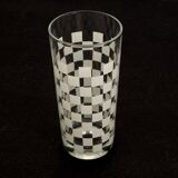Set of 11 white checkerboard glasses