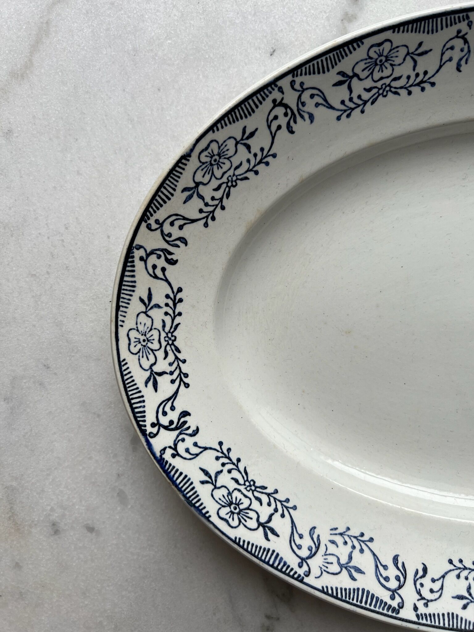 Staint Amand oval presentation dish