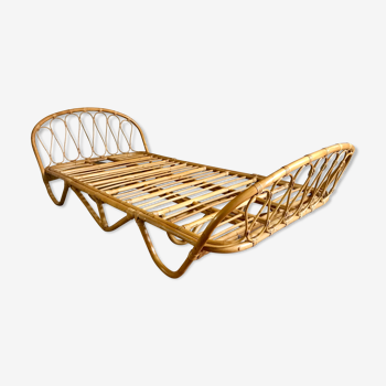 Rattan bench bed