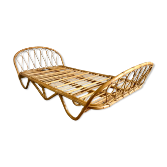 Rattan bench bed