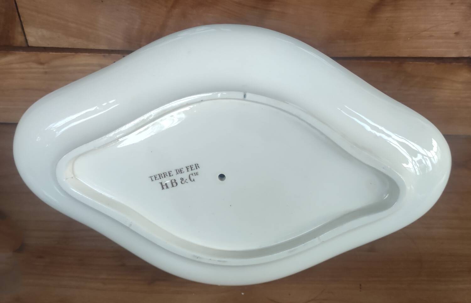 Old Dish Old Sauce Boat Terre De Fer HB & Cie/Sepia