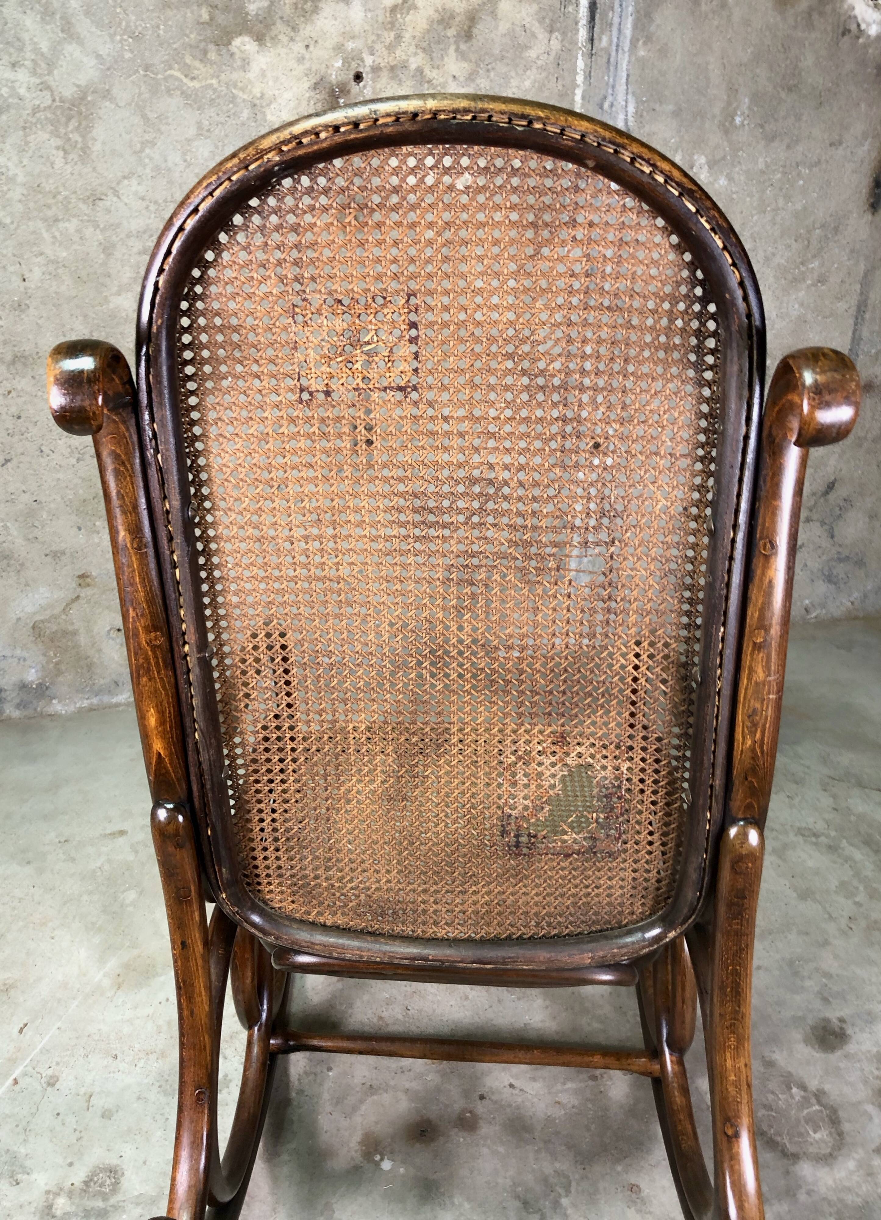 Thonet 1900 rocking chair