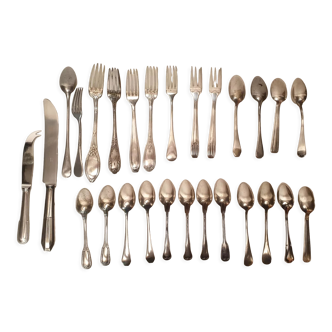 Set of mismatched silvered metal cutlery
